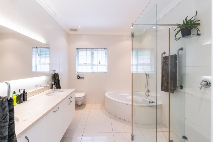 4 Bedroom Property for Sale in Kenilworth Western Cape